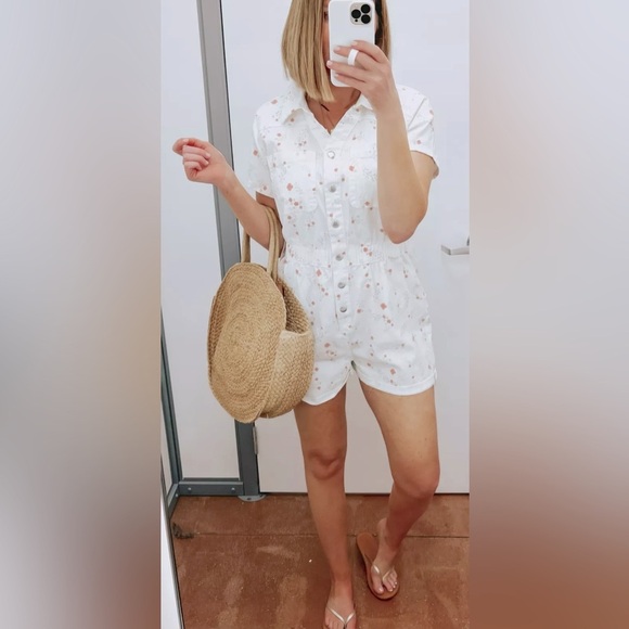 Celebrity Pink floral romper size small - Picture 1 of 12